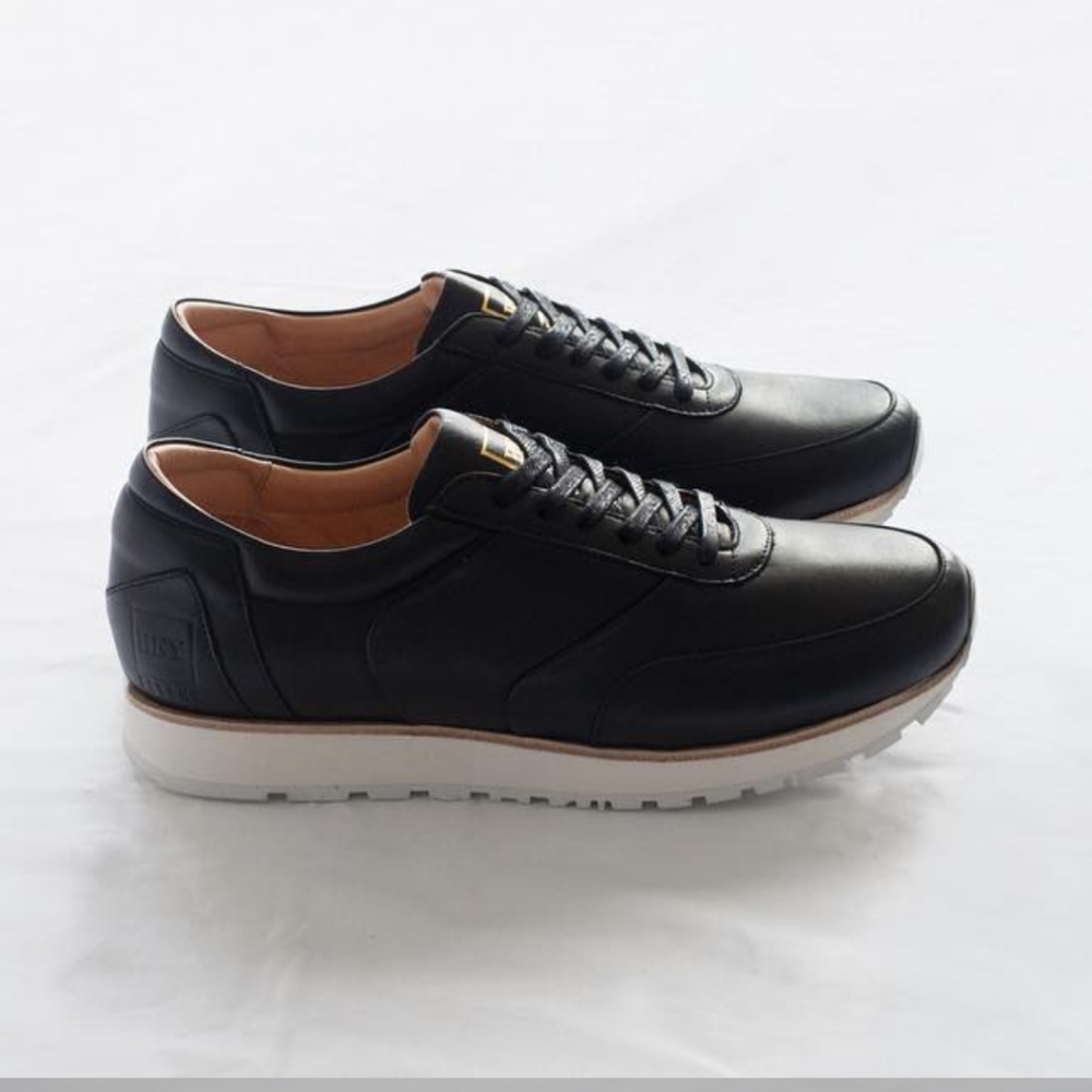 Sold locally ♥️Bey one night men size 11